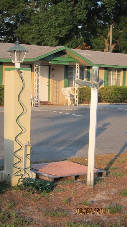 High Springs Country Inn Exteriör bild